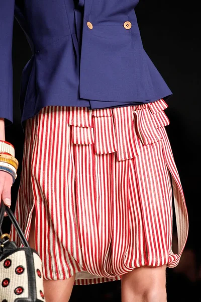 Look 74